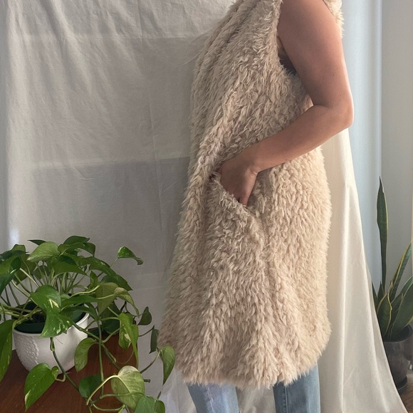 Sherpa long vest - Picture 2 of 3